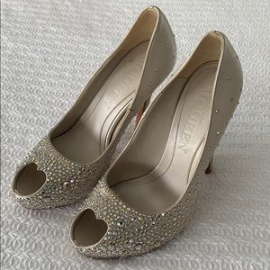 Gently used Alexander McQueen Pumps Sz 6